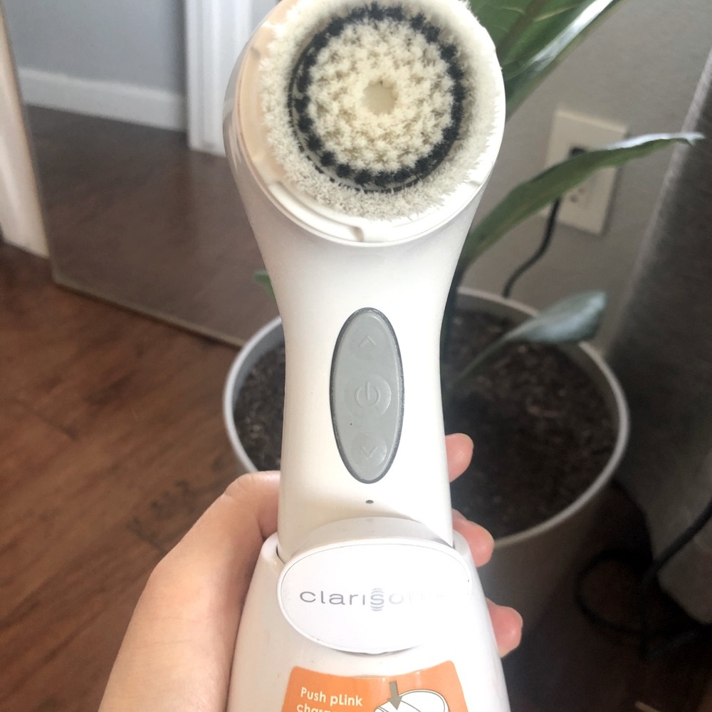 Clarisonic face brush